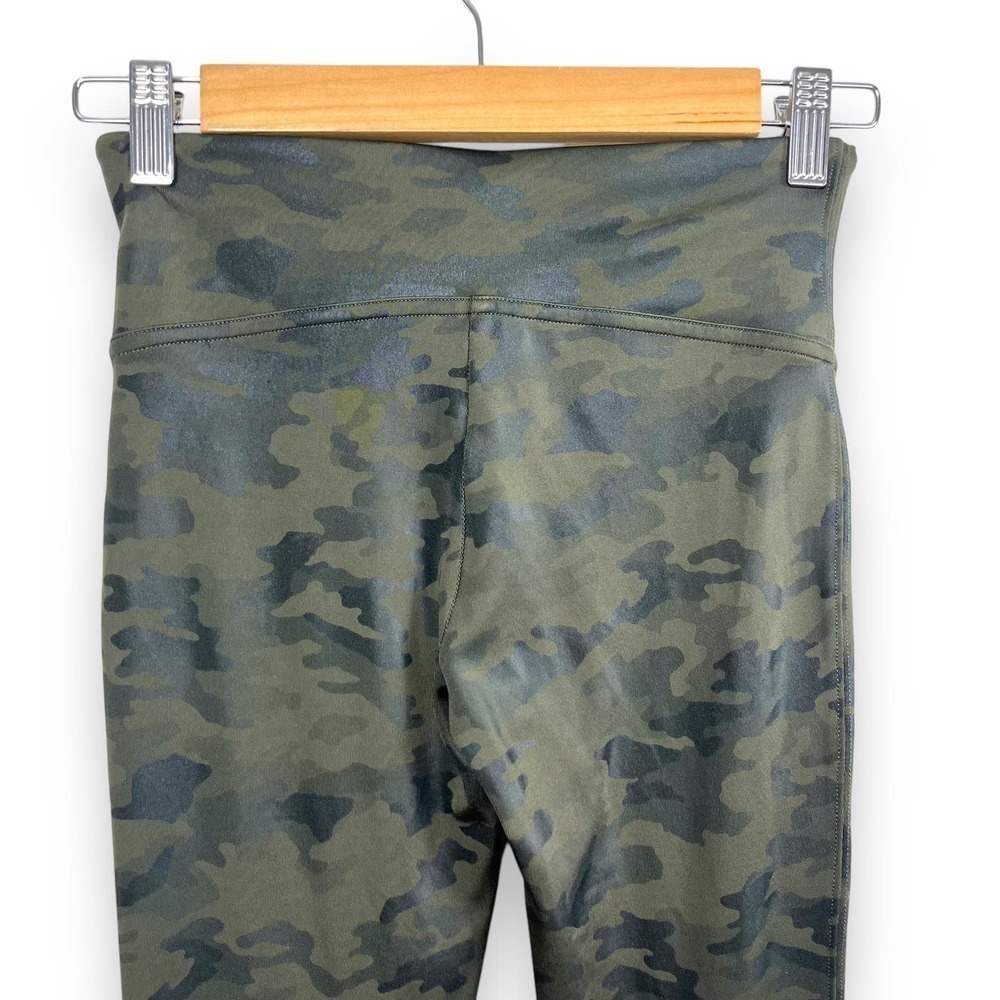 Spanx Leggings Womens Small Camo Faux Leather Green Black High Rise - Picture 7 of 12